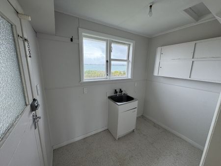 Marsden Sea Views - Photo 2