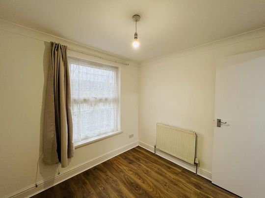 3 bedroom flat to rent - Photo 1