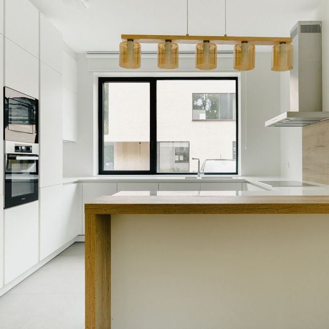 Woning te huur in Ukkel voor € 3.500 met 3 slaapkamers - Photo 1