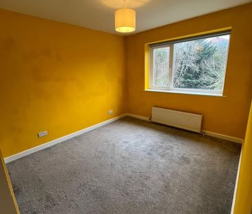 3 Bed Semi-Detached House, The Glades, BS5 - Photo 2