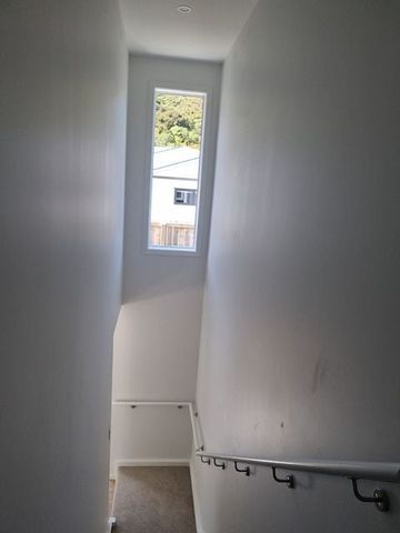 * First week rent FREE * Wainuiomata, 3 bedrooms - Photo 5