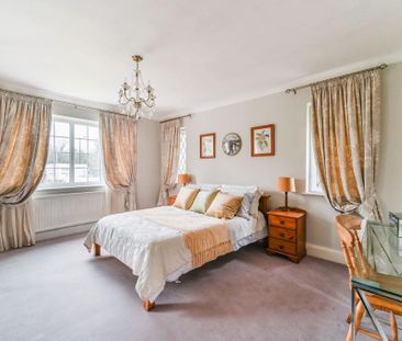 4 bedroom detached house to rent - Photo 4