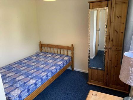 5 bedroom detached house to rent - Photo 3