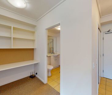 Fully Furnished Studio with Resort-Style Facilities on Lygon Street - Photo 5