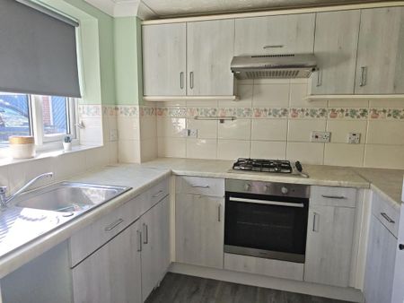 2 bedroom terraced house to rent - Photo 4