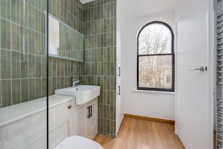 Studio Flat, Selhurst Road, SE25 - Photo 4