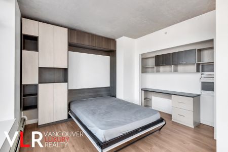 Condo in Vancouver West Side, BC - Photo 3
