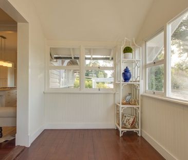 Beautiful Character Home In Great Location! - Photo 4