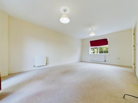 4 bedroom detached house to rent - Photo 1