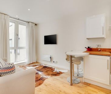 1 bedroom flat to rent - Photo 3