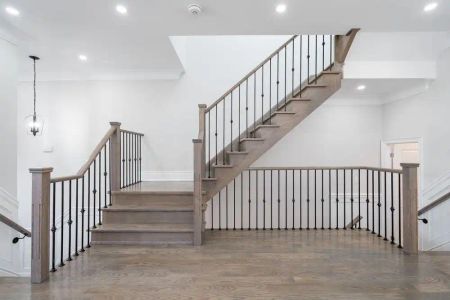 Toronto Furnished Detached Home for Rent - Elegant 4 Bedroom with Private Garden and Garage plus Fireplace - Photo 3