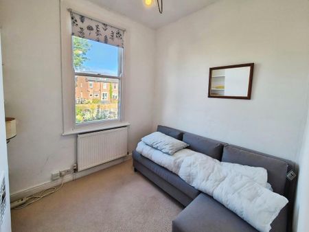 4 bedroom terraced house to rent - Photo 2