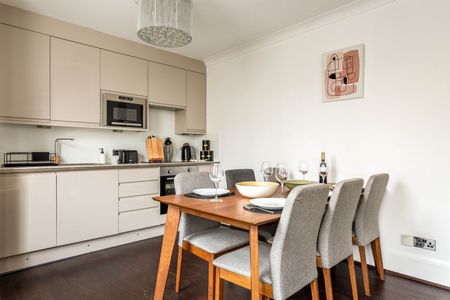 3 Bed Flat, West Street, BN1 - Photo 4