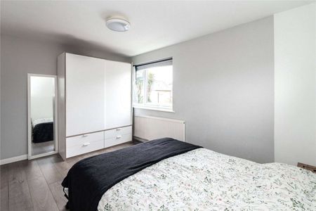 A superb modern two bedroom apartment in the heart of Wimbledon Town. - Photo 4