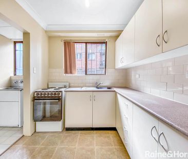 Ground Floor Unit - Photo 4