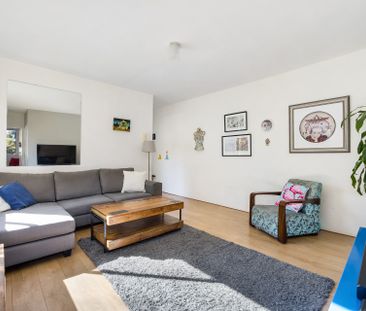 Inviting apartment in prime village pocket - Photo 3
