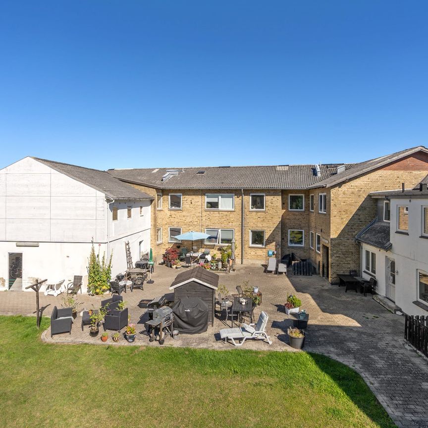 Stor, lys 3-værelses lejlighed - Photo 1