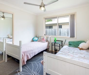 Spacious 4 Bedroom Home in Convenient Location - Photo 5