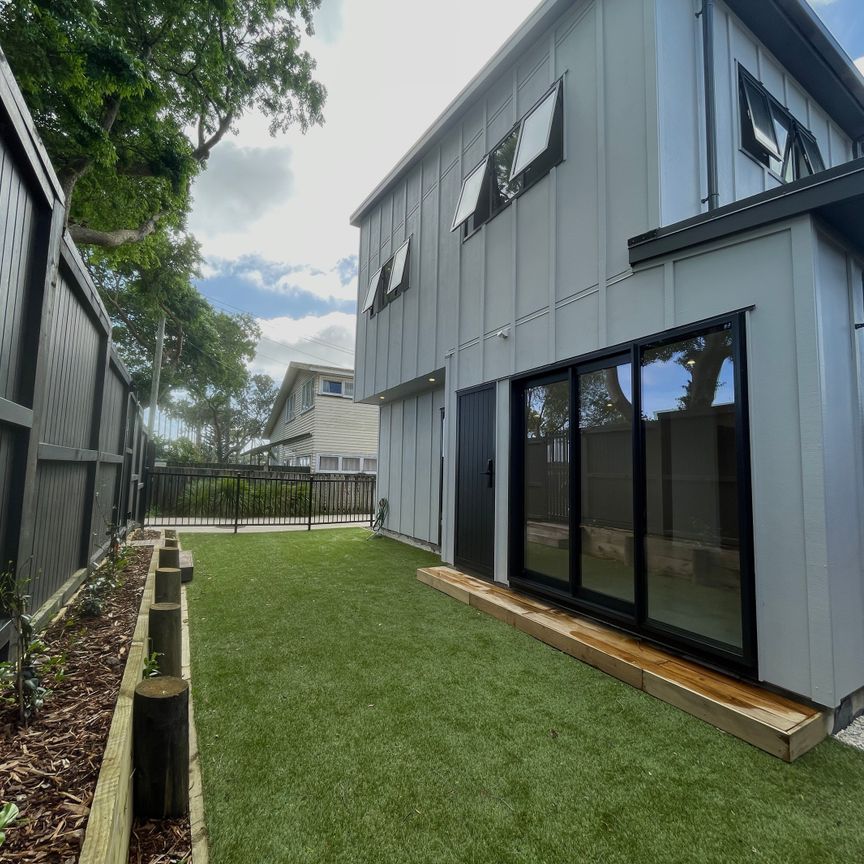 221A Princes Street East - Photo 1