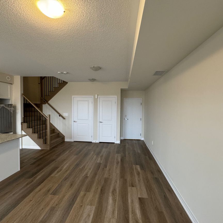 For Lease - 1577 Rose Way Unit# 416, Milton, Ontario - Photo 1