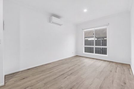Brand New Low-Maintenance Living in the Heart of Ringwood - Photo 2