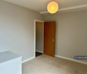 2 bedroom maisonette to rent - Photo 4