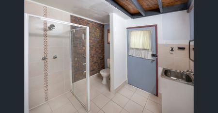 Spacious 4-Bedroom Home with Pool in Prime Carseldine Location - Photo 2