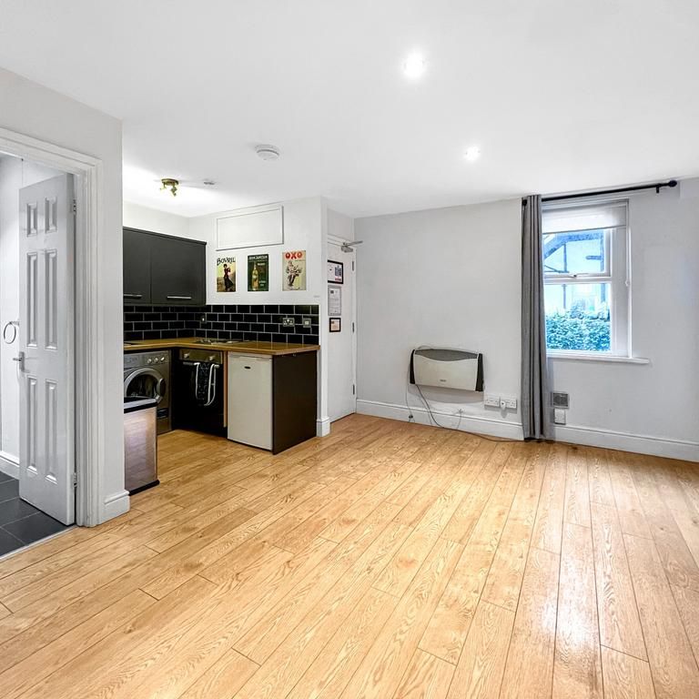 1 bedroom flat to rent - Photo 1
