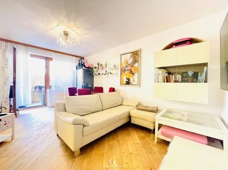 Gepflegte und teilmöbliert 2-Zimmer-Wohnung mit Loggia & Lift - Photo 2