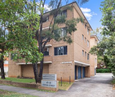 Renovated 2 bedroom apartment with a leafy outlook - Photo 1