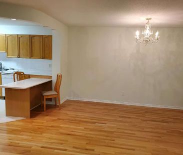 For Lease - 31 Thornbury Crescent, South of Baseline to Knoxdale, O... - Photo 2