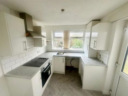 3 bedroom semi-detached house to rent - Photo 5