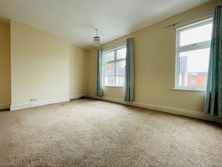 3 Bed House - Terraced - Photo 2