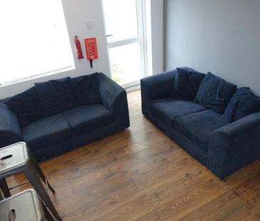 5 bedroom private hall to rent - Photo 2