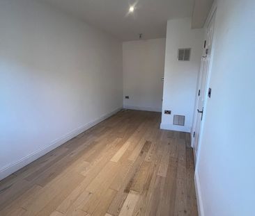 3beds Terraced House - Photo 2