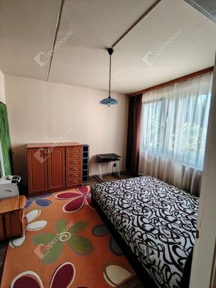 Kiadó átlagos állapotú panel lakás - Győr - Fotó 1