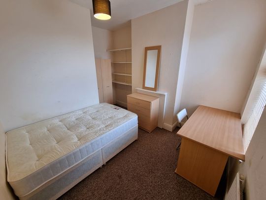 6 Bed Student Accommodation - Photo 1