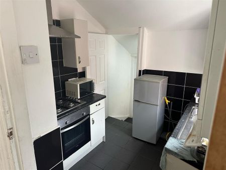 3 bedroom property to rent - Photo 2