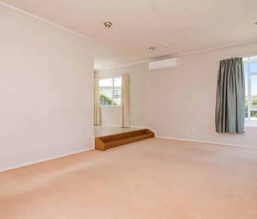 Spacious 3-Bedroom Home in Unsworth Heights - Photo 1