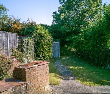 4 bedroom semi-detached house to rent - Photo 6