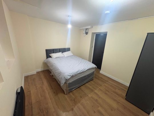 1 bed 512 - To Let - Photo 1