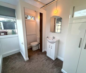 2 bedroom House To Let - Photo 2