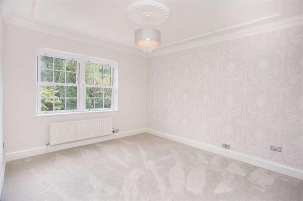 Knowles Drive, Four Oaks Estate, B74 - Photo 1