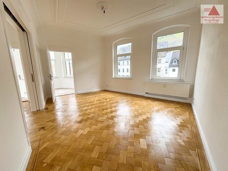 4-Raum-Wohnung im Altbau-Stil mit Balkon zentrumsnah in Aue - Photo 2