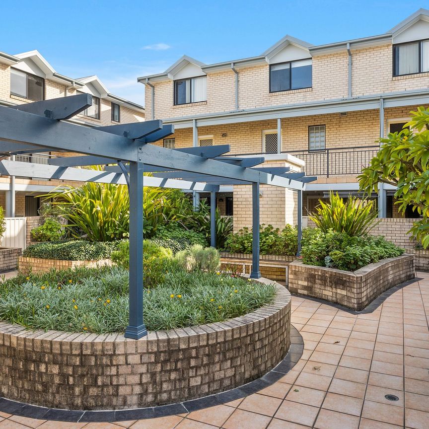 Shellharbour - Photo 1