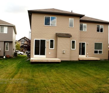GREAT 3 BED, 2.5 BATH, 2 STOREY HALF DUPLEX W/ AN ATTACHED SINGLE G... - Photo 5
