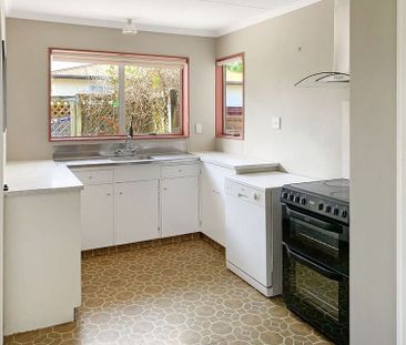 Quiet, Convenient & Perfect for Small Families - Photo 2