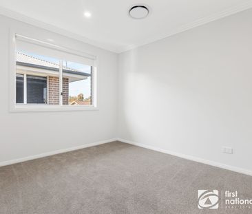 Contemporary Living Meets Convenience - Photo 4