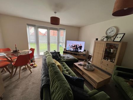 3 bedroom semi-detached house to rent - Photo 3