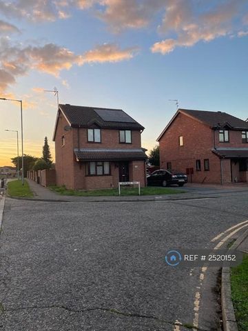 1 bedroom in a house share to rent - Photo 2